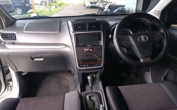TOYOTA AVANZA VELOZ