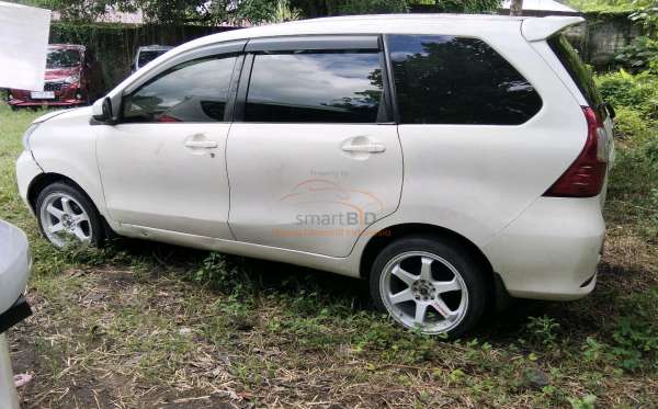 TOYOTA AVANZA