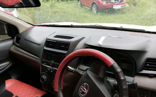 TOYOTA AVANZA