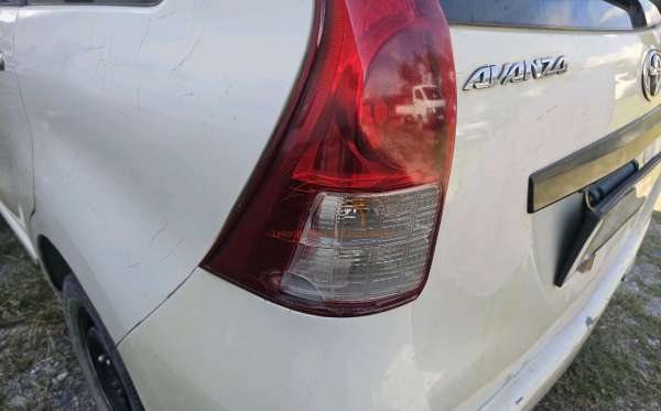 TOYOTA  AVANZA  G