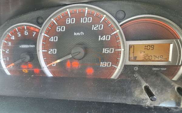 TOYOTA  AVANZA  G
