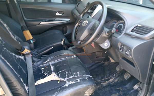TOYOTA AVANZA VELOZ
