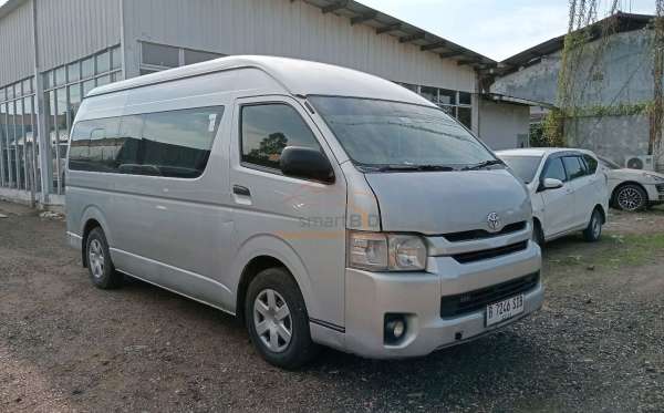 TOYOTA HI ACE COMMUTER