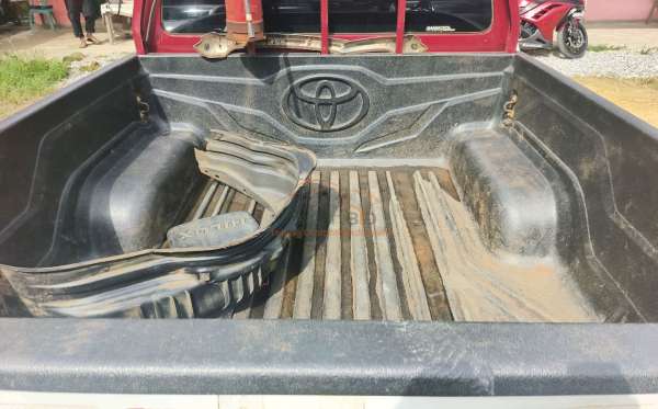 TOYOTA HILUX 2.4G DC 4X4