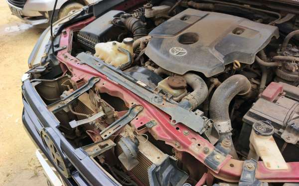 TOYOTA HILUX 2.4G DC 4X4