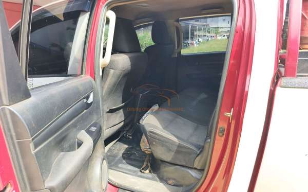 TOYOTA HILUX 2.4G DC 4X4