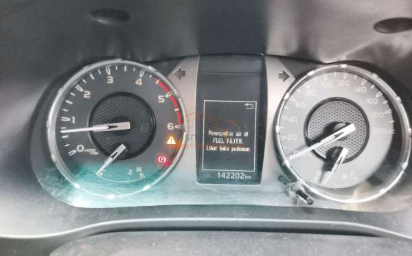 TOYOTA HILUX 2.4G DC 4X4