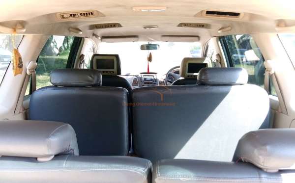 TOYOTA INNOVA G