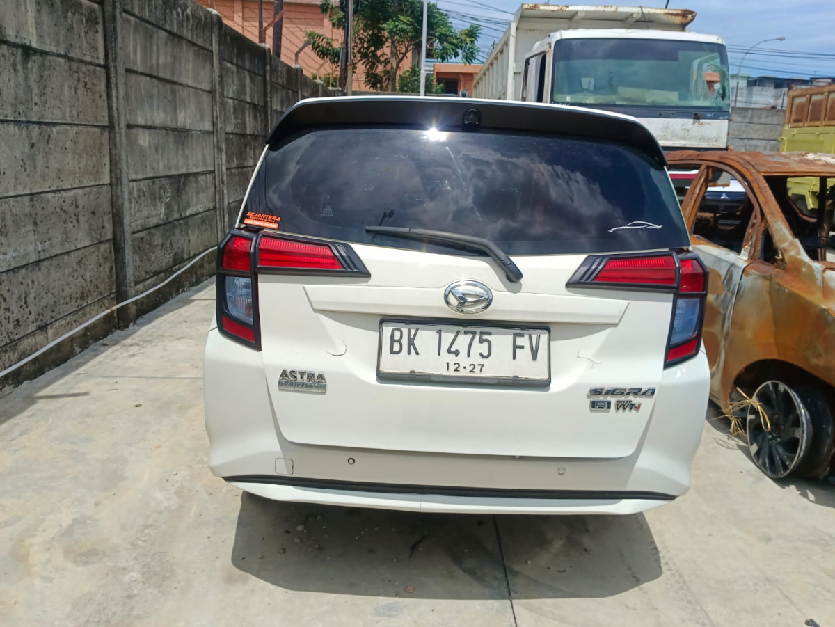 DAIHATSU  SIGRA  R