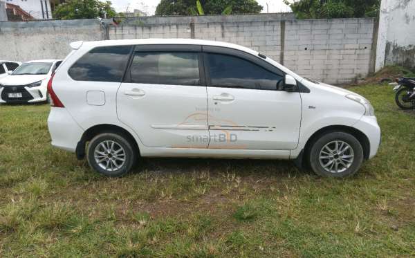 DAIHATSU  XENIA