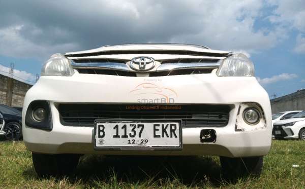 DAIHATSU  XENIA