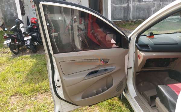 DAIHATSU  XENIA