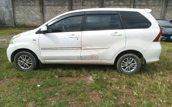 DAIHATSU  XENIA