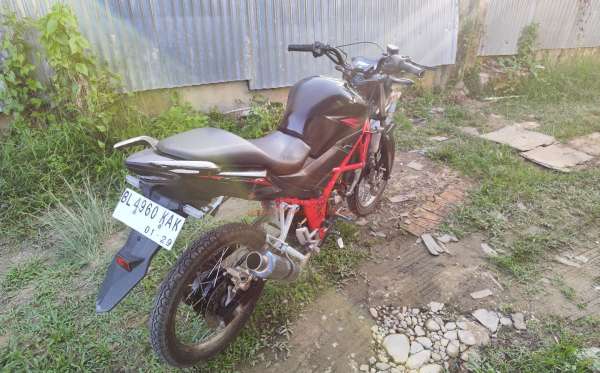 HONDA CB 150 R STREET FIRE