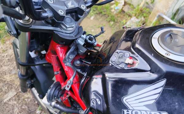 HONDA CB 150 R STREET FIRE