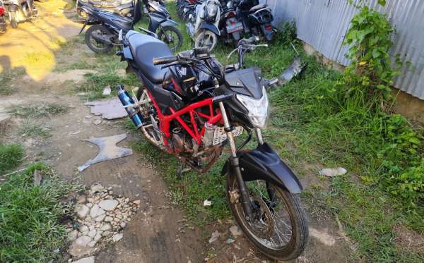 HONDA CB 150 R STREET FIRE