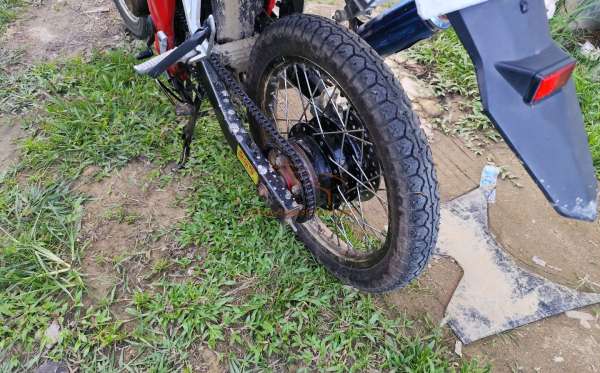 HONDA CB 150 R STREET FIRE
