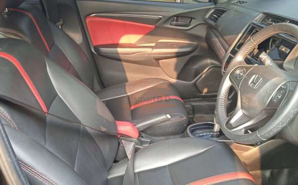 HONDA  JAZZ  GK5 1.5 RS