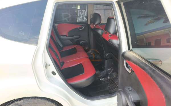 HONDA JAZZ GE8 1.5 E