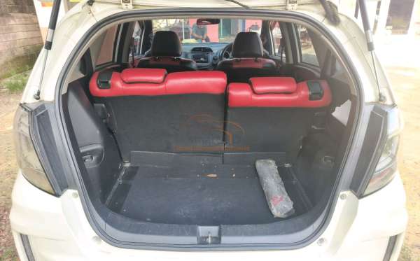 HONDA JAZZ GE8 1.5 E