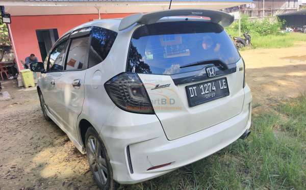 HONDA JAZZ GE8 1.5 E