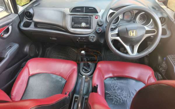 HONDA JAZZ GE8 1.5 E