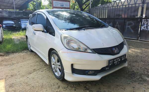HONDA JAZZ GE8 1.5 E