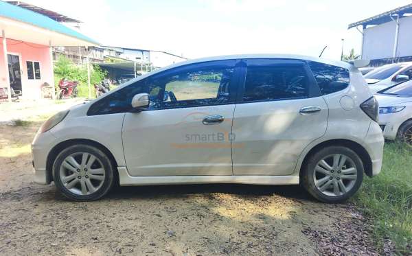 HONDA JAZZ GE8 1.5 E