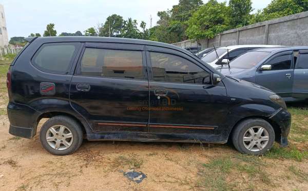 TOYOTA AVANZA S