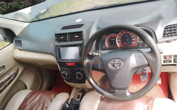 TOYOTA AVANZA