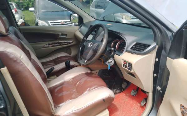 TOYOTA AVANZA