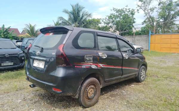 TOYOTA AVANZA