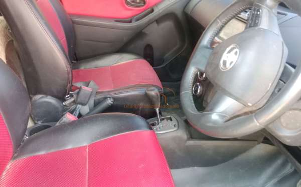 TOYOTA YARIS 1.5 S