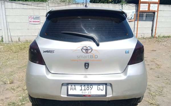 TOYOTA YARIS E