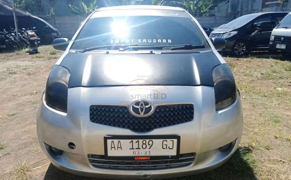 TOYOTA YARIS E