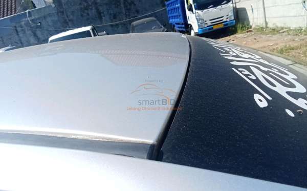TOYOTA YARIS E