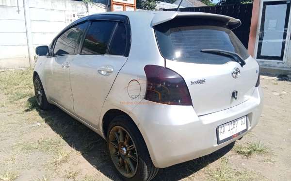 TOYOTA YARIS E
