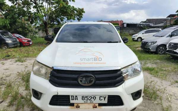 TOYOTA HILUX 2.4G DC 4X4