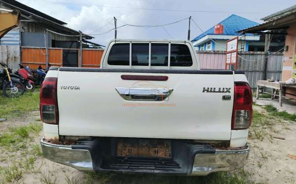 TOYOTA HILUX 2.4G DC 4X4