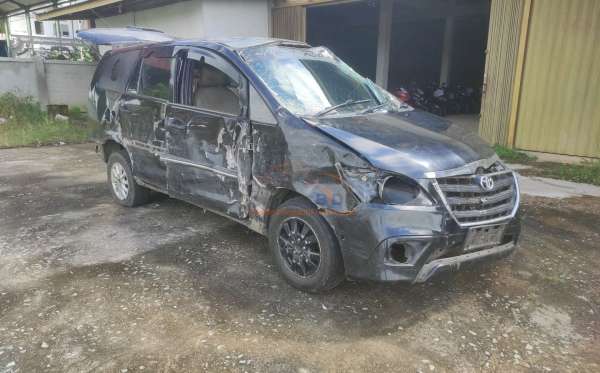 TOYOTA INNOVA G
