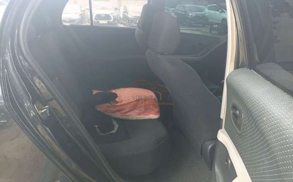 TOYOTA YARIS E