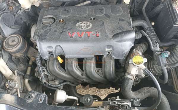 TOYOTA YARIS E
