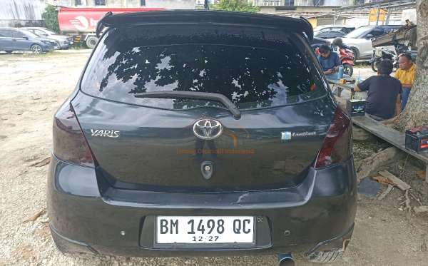 TOYOTA YARIS E