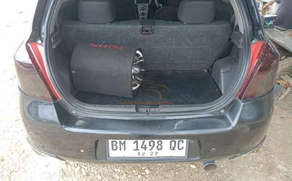 TOYOTA YARIS E