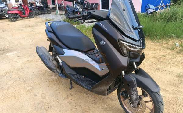 YAMAHA NMAX TRB