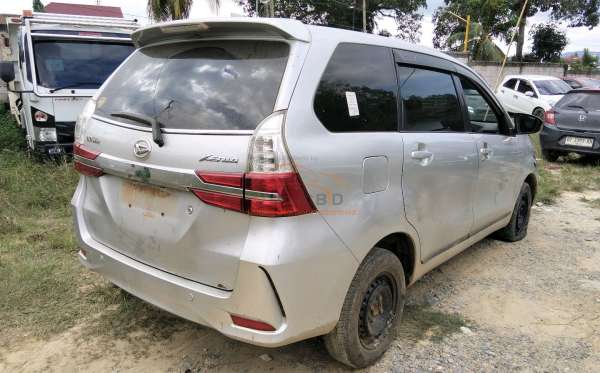 DAIHATSU XENIA 1.3 X
