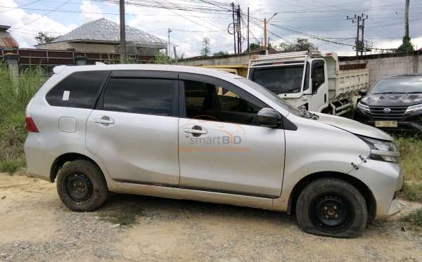 DAIHATSU XENIA 1.3 X
