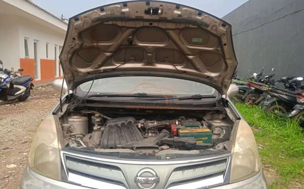 NISSAN GRAND LIVINA SV 1.5