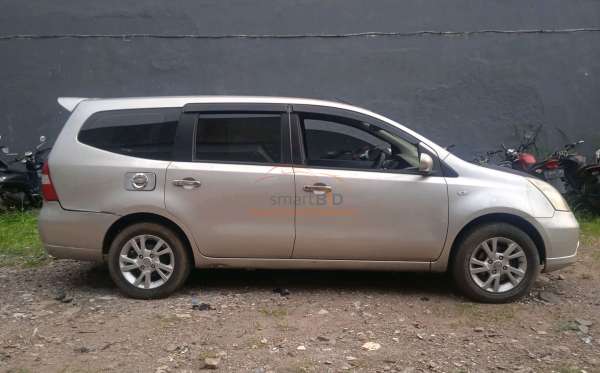 NISSAN GRAND LIVINA SV 1.5
