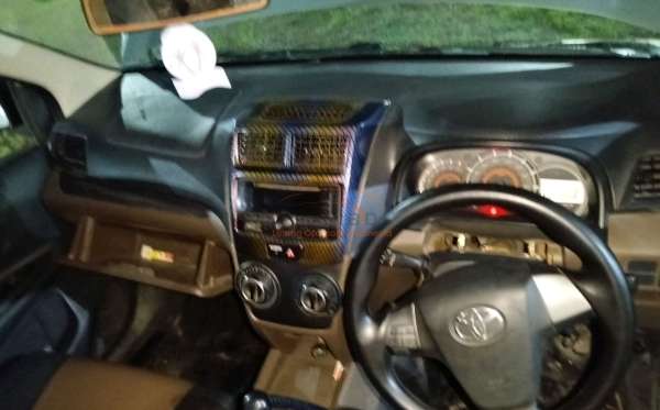 TOYOTA AVANZA
